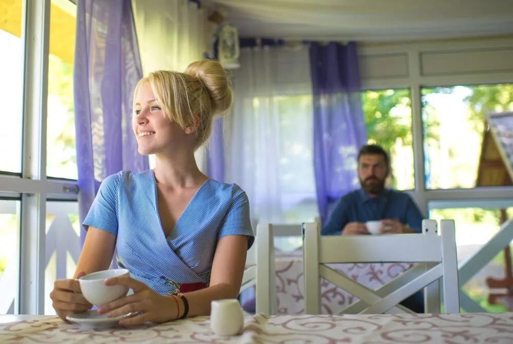 Sigurnost na prvom spoju: podsjetnik za žene (bez paranoje)