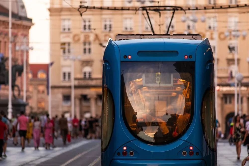 Upoznavanje Zagreb - oglasi i online članovi