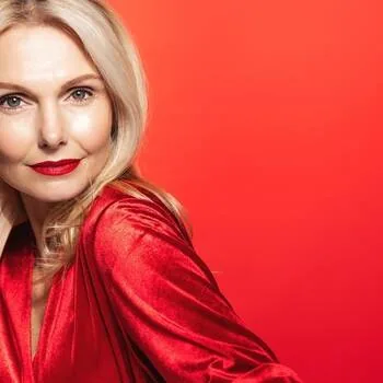 Sex u menopauzi: što se stvarno mijenja i kako uživati više nego prije